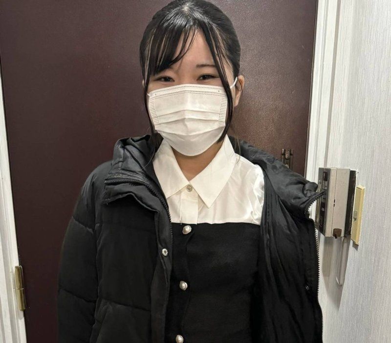 【真实素人18歳】可爱到超敏感!!与脸蛋不符的超棒巨臀尽情享受未经许可的中出抽插！