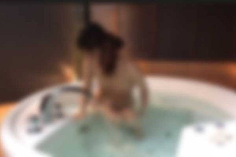【无码】【素人个人拍摄】国宝级美人！！冰上的精灵、前花样滑冰国手锻鍊过的身体让她怀孕中出！！