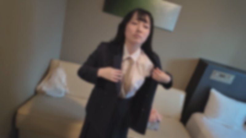 黑长髮的优等生。穿着制服中出后，换上运动短裤再进行第二回合