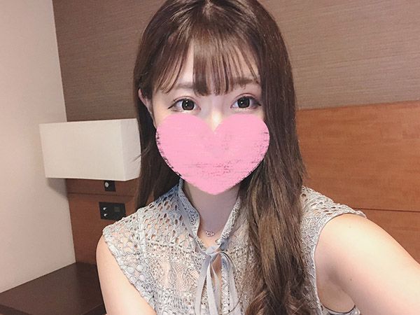 与超美形现役写真偶像在找干爹网站奇蹟般相遇。工作激减想要现金答应无套中出自拍