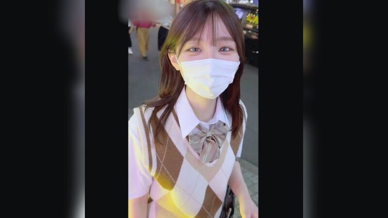 【过去最高出资】”被艺能经纪公司疯狂挖掘”的超美型混血18岁少女，人生第一次无套中出。以制服姿态演出 90分钟以上4K高画质拍摄珍稀影像。