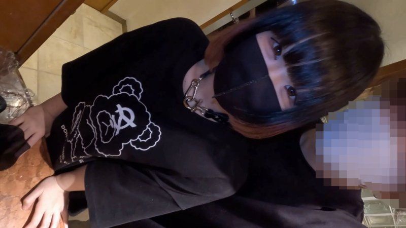 芽衣第四作！！超可爱的地雷风格私服，彷彿进入漫画世界，洗完澡后睡眠不足但仍然进行素人性爱！！最后还有中出！