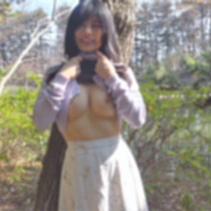 户外露出约会，边散步边让欧派若隐若现，玩弄乳头揉捏双峰。被尽情玩弄后被狂内射的超美人妻！