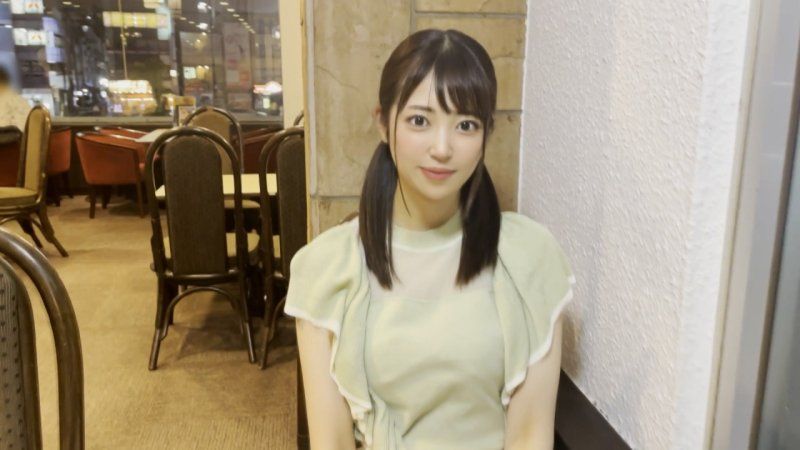 【最高杰作】人气青年志「初」封面＆卷头写真的超清纯派模特儿，素颜出镜本人出演。包含两轮无套中出的冲击情色自拍紧急公开。