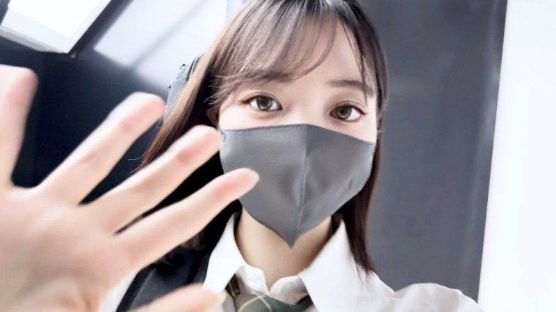 【4K/露脸】像国民偶像的18歳轻音部　压倒外貌刚毛美女膣内大量发射。