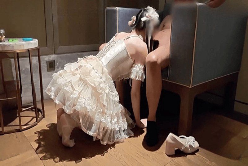 杏吧传媒 和单男当面秀恩爱如此极品女友