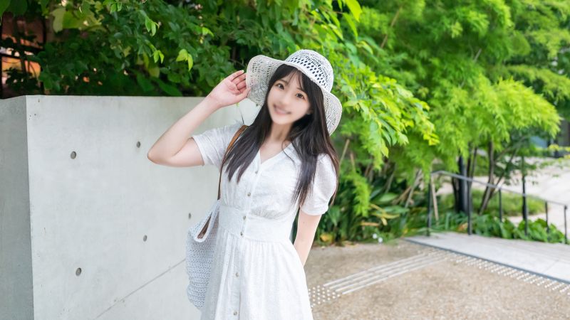 【无修正】有点成熟的19歳天真可爱白皙女大生！（前编）