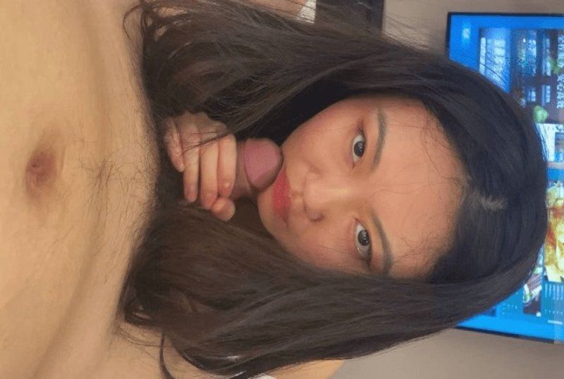 杏吧传媒 罗湖区漂亮骚逼给尿她喝给我肏够