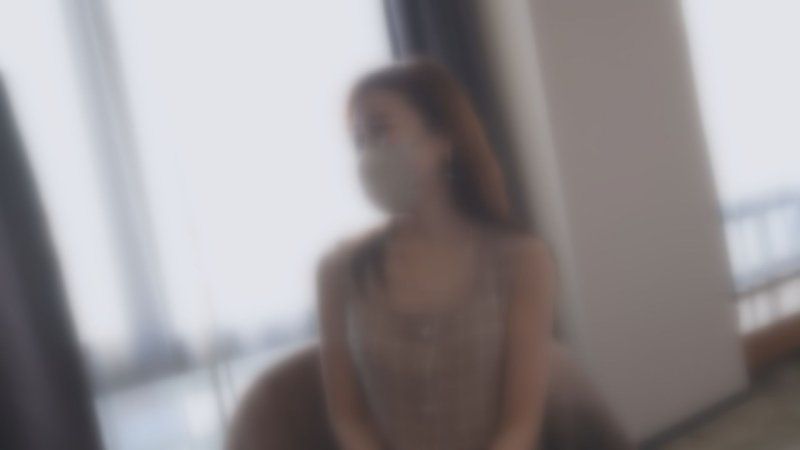 【前空服员美魔女】明明超爱肉棒却因缺乏性生活而飢渴的家庭主妇，与其进行3P内射