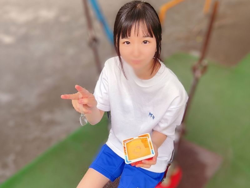 【准备好被削除】18岁刚成年的现役J&rdquo;K希穗酱。作为国体选手，她汗流浃背的紧緻身材，贪婪地享受着未熟的阴道，大量中出让她满溢