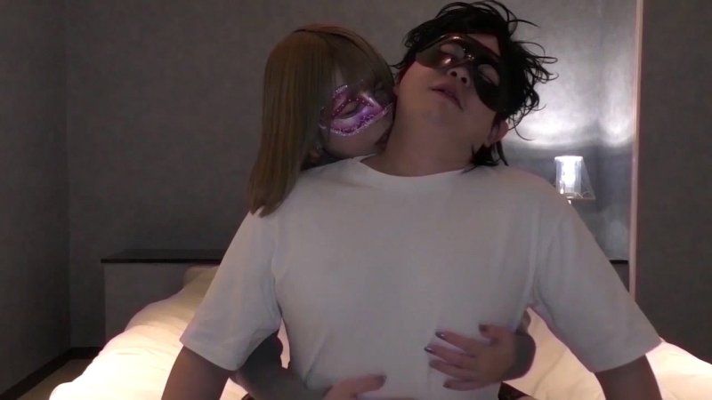 无法向老公诉说性慾强大的25岁年轻妻子，终于展现出她内心的痴女本性……