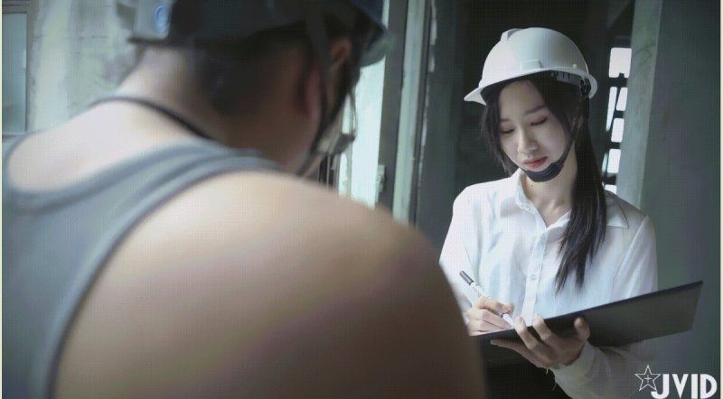 jvid 工地水电工之狼狈围奸黑丝包臀裙收验员-薰草