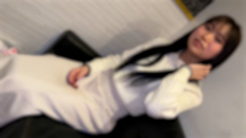 【露脸】绝对不能被发现的模特儿玲香酱。果然身材让马上勃起。收缩得太好，让人马上射精…毫不留情地，浓稠白浊液倒进去。在消失之前请看吧。。。
