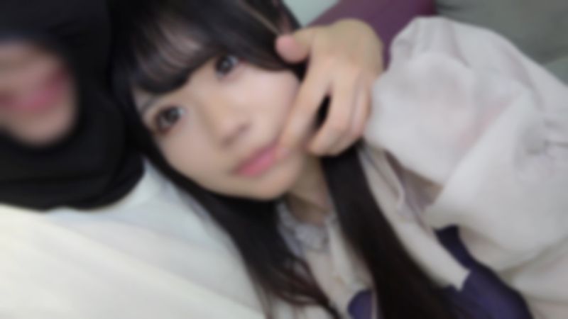 就读立教大学的18岁苗条美脚惠理奈酱。想要游玩费用欺骗个人用无许可中出摄影。