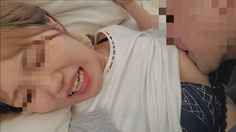 隐瞒老公借钱无法偿还，将她带到房间，玩弄身体，抵抗也徒劳，在阴道内大量中出其他男人精液