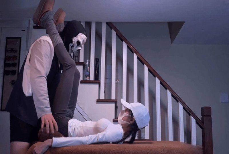 杏吧传媒 瑜伽服试操这着装在姐姐身材上正好_