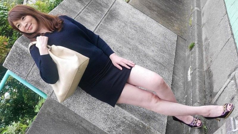 美腿超短裙的漂亮熟女被搭讪中出两次！泽木莉莉香