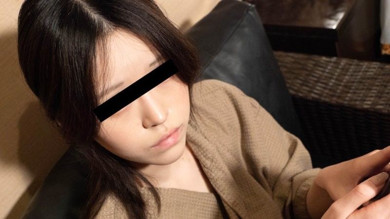 边看影片边口交挑战 川口明里