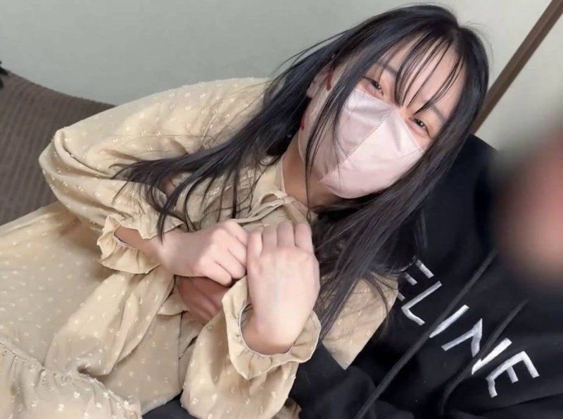 【素人18岁♡】可爱的越南女孩GUYEN酱♡敏感的乳头被玩弄得高潮连连！虽然是超危险期，但还是毫不犹豫地进行中出！