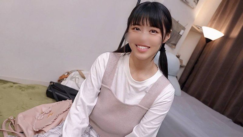 刚成年的超可爱G罩杯黏液女神 乃乃 酱 大学个人拍摄的情色自拍师让她上瘾，无套中出，这年龄的她发出淫叫声达到高潮，真正的性爱狂热女
