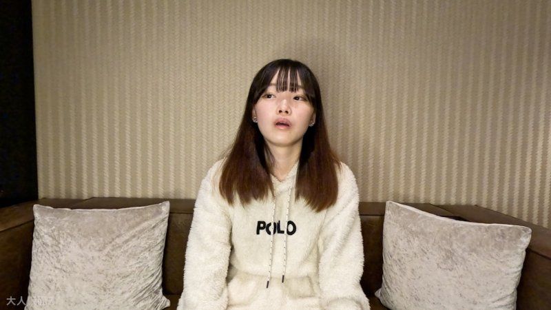 【素人初拍摄】春(19) 身高158公分体重45公斤，身材苗条可爱，而且什么都听她说，所以我得意忘形地做了中出，同时让她朗读小说，玩弄玩具，最后做ATM