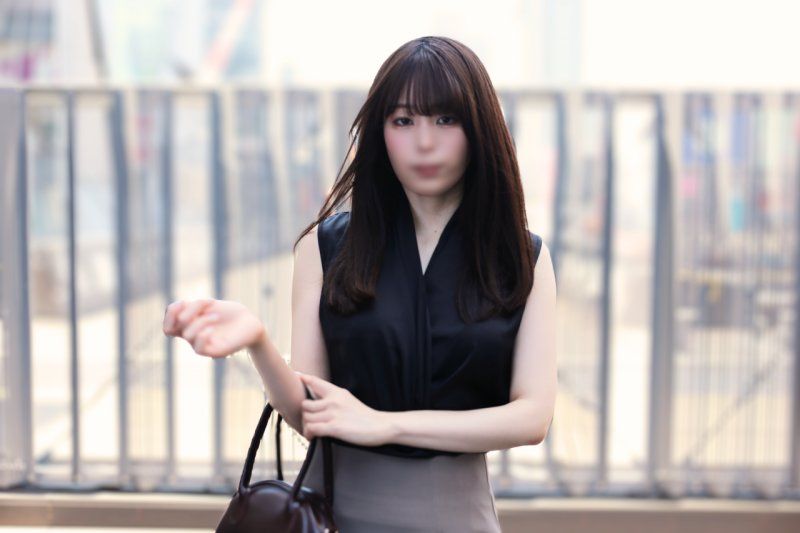 「从现在开始，我会让你怀孕♡」献给老公的疯狂NTR影片信件！新婚纤细妻子唯酱(29)的子宫裡，现在已经有了新的生命！