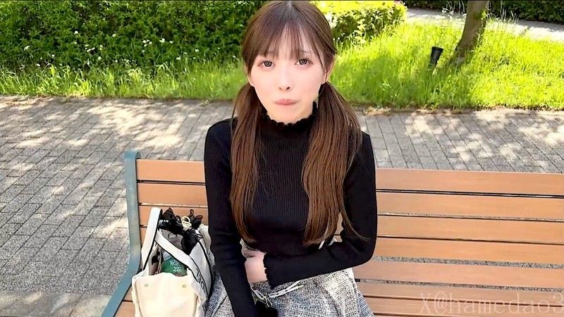 【露脸・无修正】「我是脚控派…」因不纯动机报名的20岁护士。她身材超棒，性慾强烈，忍不住潮吹。虽然拒绝内射，但还是在无套的阴道内种子。