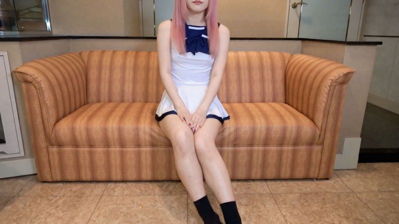 【无码】果然还是可爱的亮眼髮色女性！水手服Cosplay太适合她了⤴每次都一样，她以强烈的性慾流着口水帮口并吞精，接着立刻用激烈的手淫导致大量颜射，最后在小穴中出！ ※附赠高画质特典
