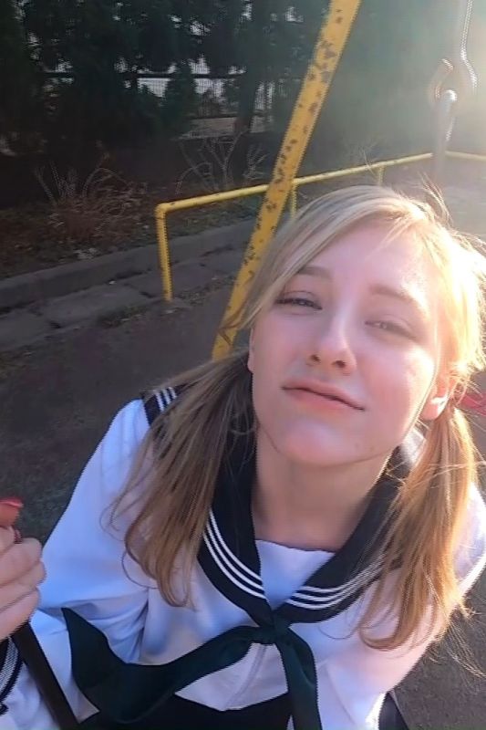 【留学生荷兰人学生妹】18歳学生妹梅萝。异种间播种无套中出。角色扮演自拍性爱。