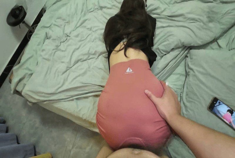 杏吧传媒 性瘾情侣红黑双高跟肉丝狠狠打桩