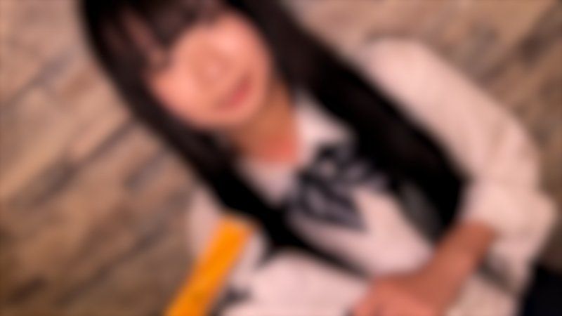 指导了未处理刚毛的几乎合法的制服妹，让她穿上喜欢的Cosplay