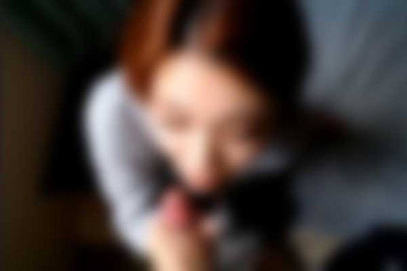 [Uncensored] [Amateur Private Filming] [3P] This is a real footage of a married woman being toyed with while moving into a new home. It