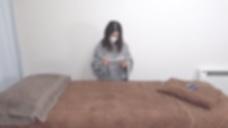 【无/生中出】一位非常漂亮且有气质的女性来店了。她是一位工作之馀还在照顾孩子的美丽单亲妈咪，真是太棒了。