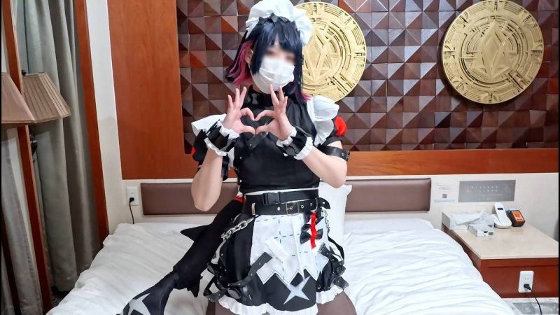 平常总是冷淡的妹子，只有在做爱的时候才会变成服务周到的乖顺女僕。巨乳巨臀的认真角色扮演者高潮不断的中出情色自拍！