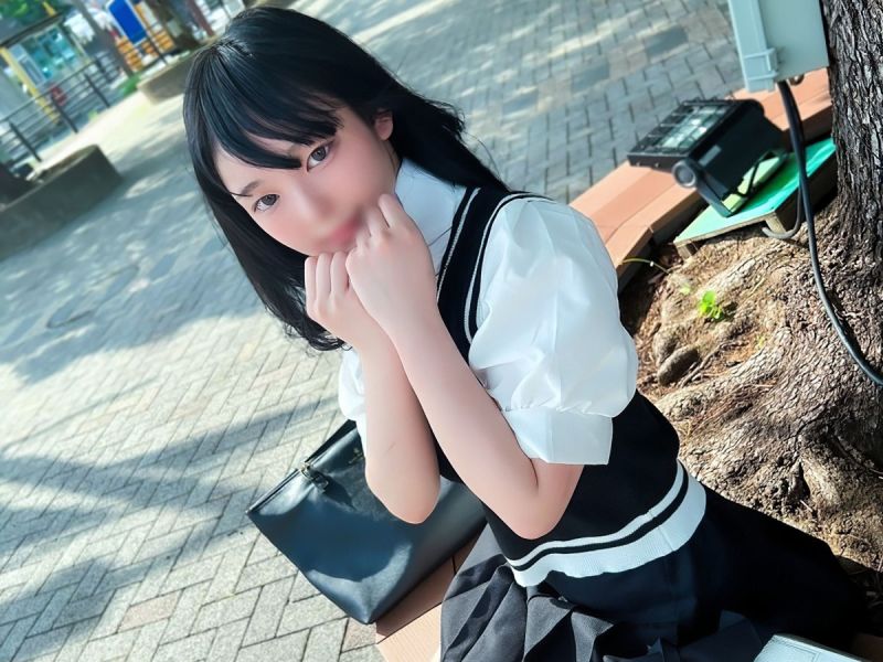 初次拍摄、露脸！三天限定！！以为她是温柔内向的20岁美巨乳女大学生！！结果脱下衣服后居然是F罩杯巨乳&hellip;还很纯洁的身体中出两次！！
