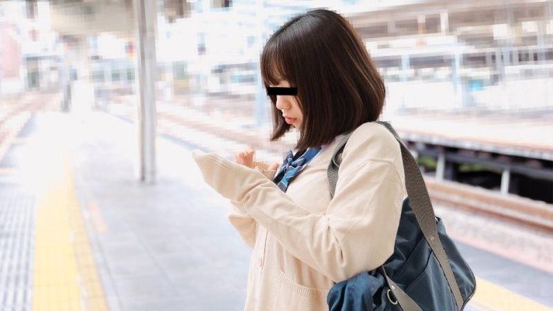 制服娘を电车でイタズラ 天野奈々