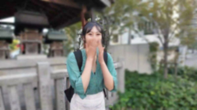 【初次】※171cm高个子巨乳 在交友APP上认识的刚上京的乡下女孩 虽然外表看起来很认真，但却是想要舔巨根鸡巴「中出」的色情女