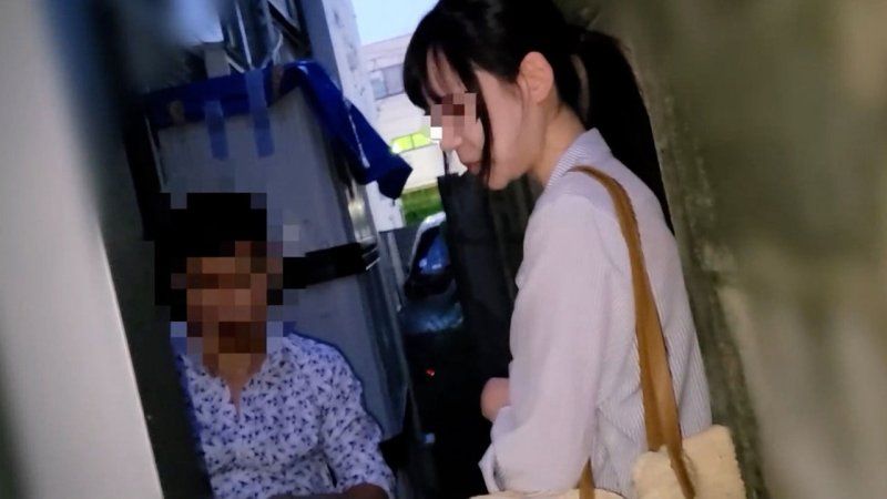 【个人】对笑着的年轻妻子惩罚他人肉棒 虽然抗拒着，但敏感的身体无法停止，不断高潮后内射回收
