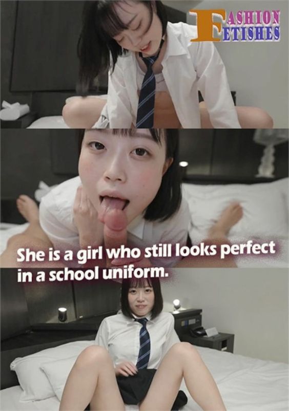 她是一个穿着校服看起来仍然完美的女孩